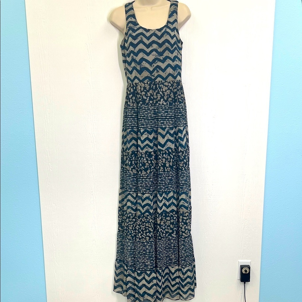 Betsey Johnson - Chevron Blue Lined Lightweight Sleeveless Maxi Dress Size 2